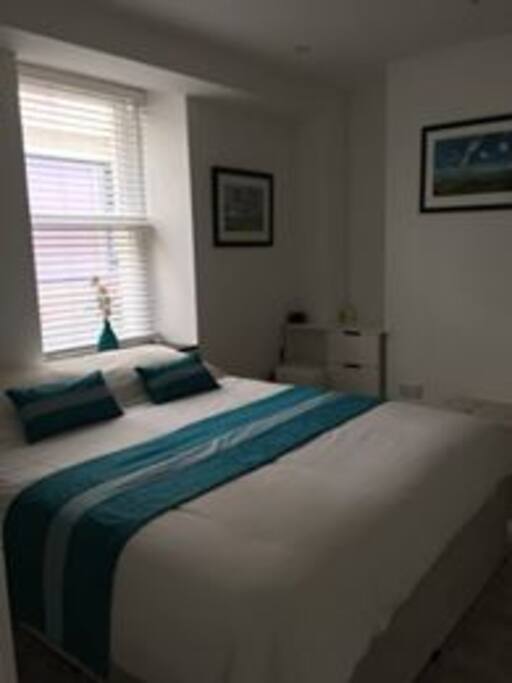 Kingsize bed