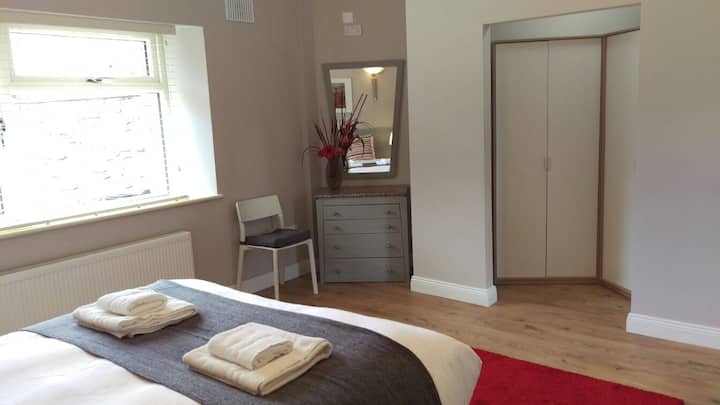 Главна спална соба со гардеробер