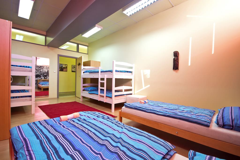 6 bed dorm