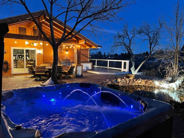 Luxury Modern Broadmoor Home, NO cleaning fee !