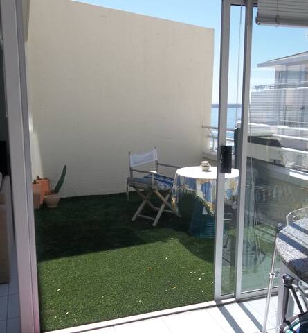 Beach Road Sea Point, promenade gallery image 3