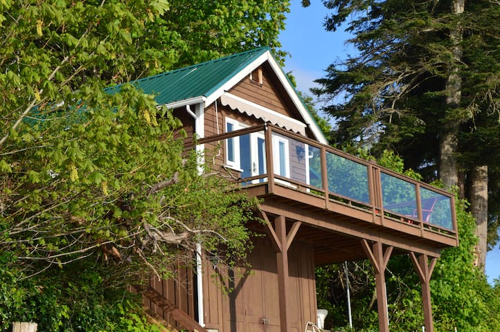 Mill Bay Shores Bed and Breakfast