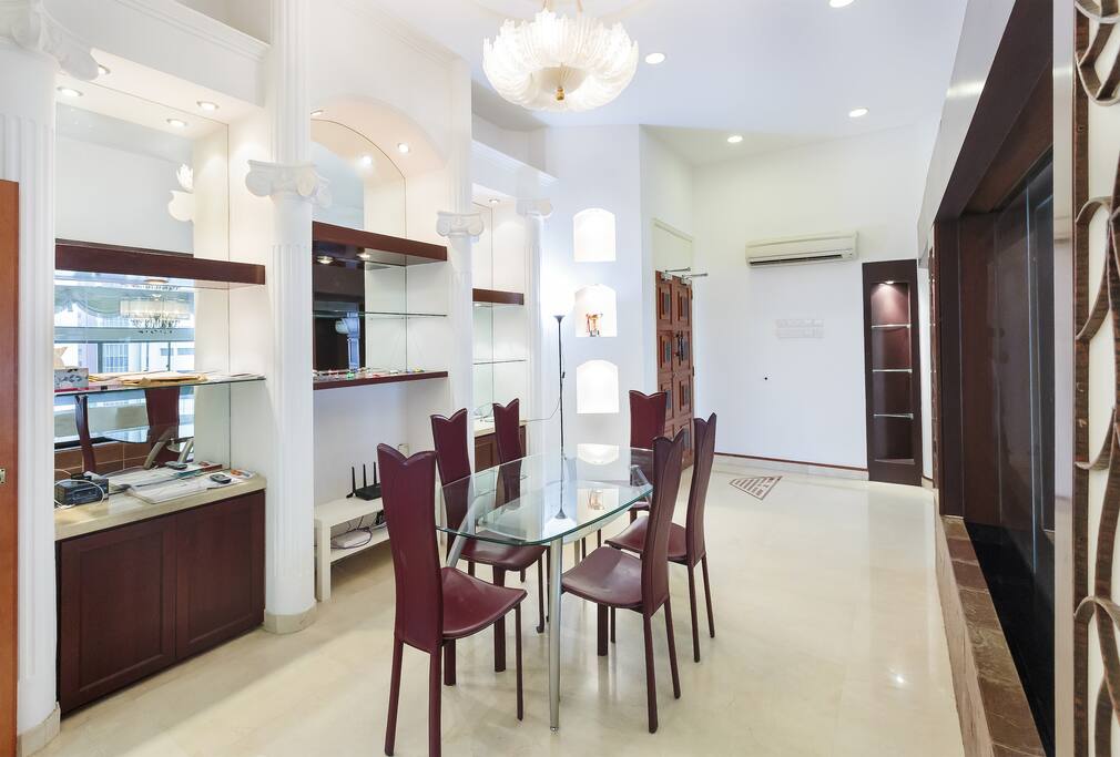 Spacious dining room
