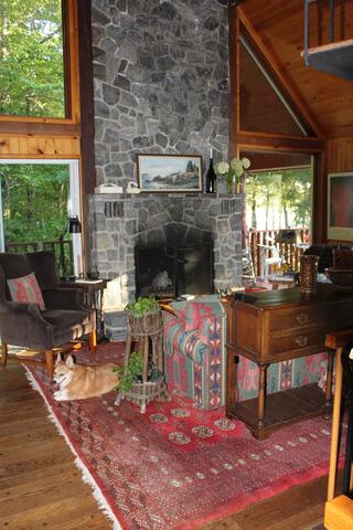 Lake House gallery image 3