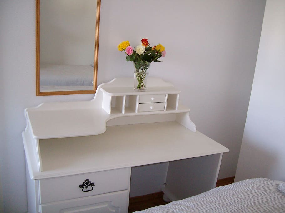 Dressing table or work space