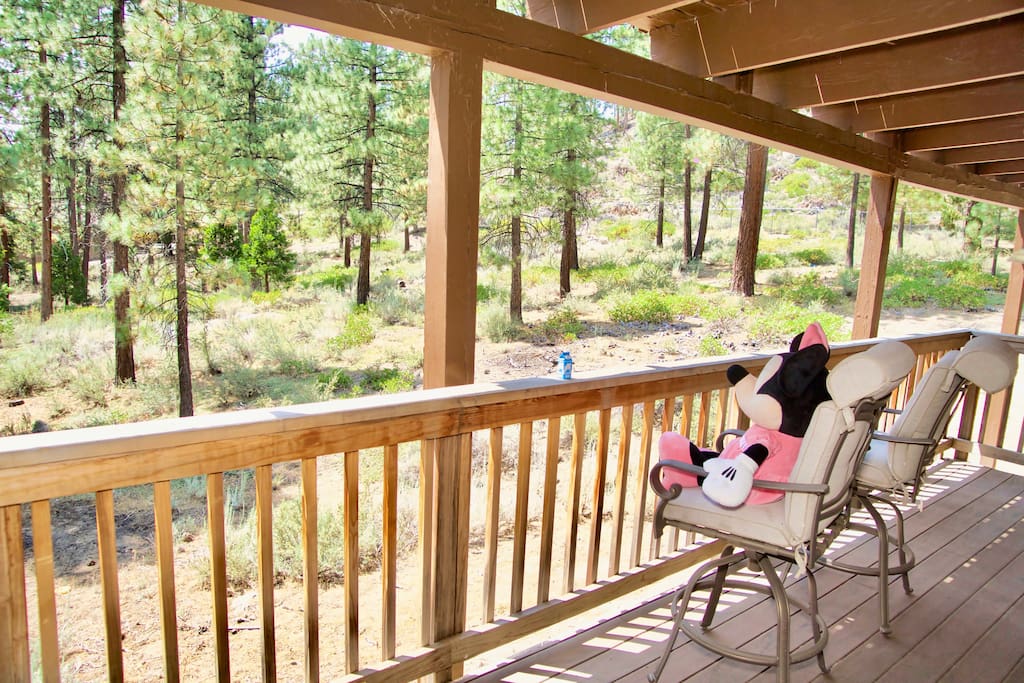 Private balcony with beautiful mini-forest view!