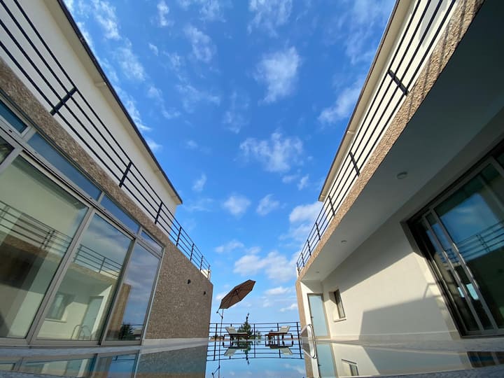 Luxurious 4 Bedroom villa with magnificent views
