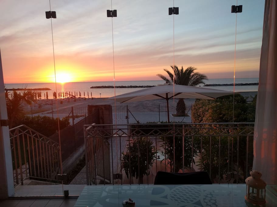 Alba vista dalla veranda