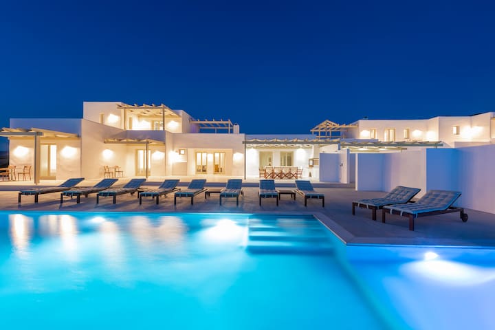 Zorbas’ Seaview Villa 2