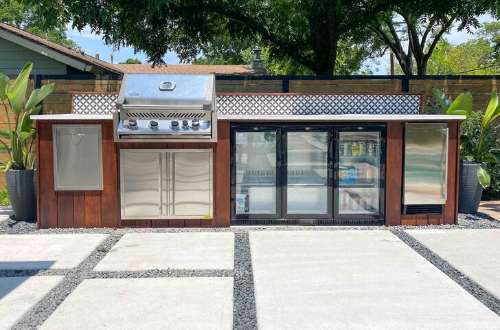 Hidden Gem w/Pool, Spa & Outdoor Kitchen gallery image 3