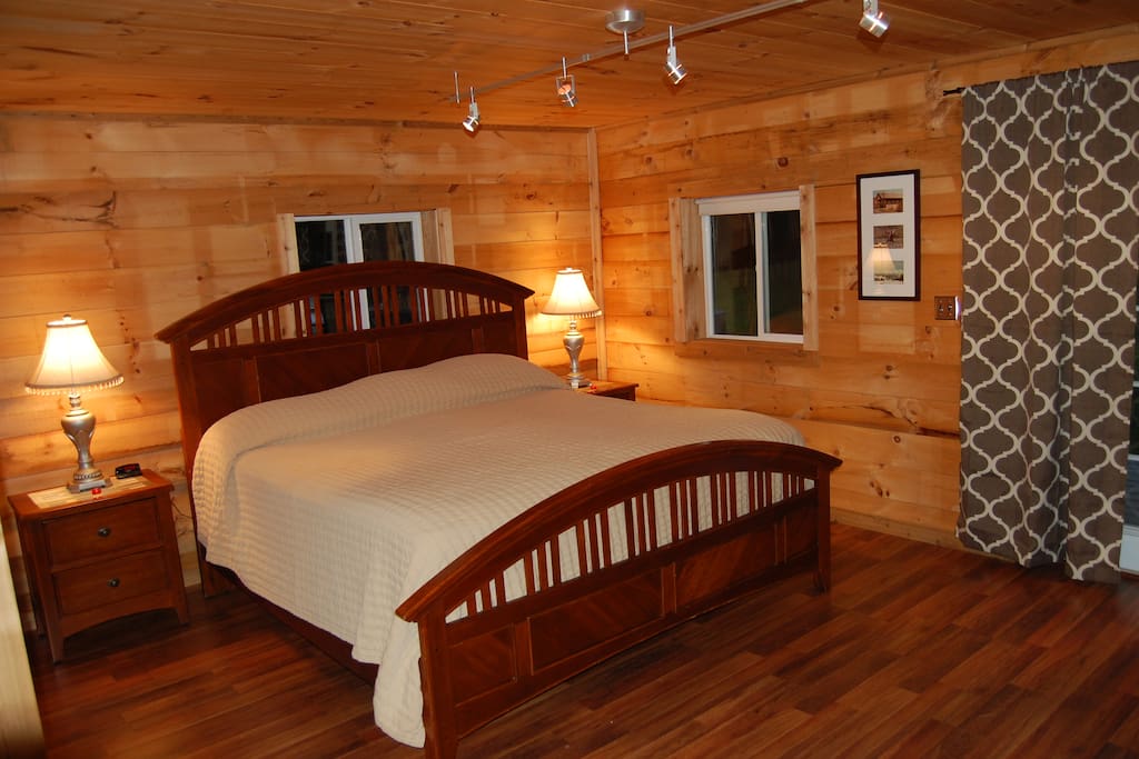 Master King Suite- 1st floor