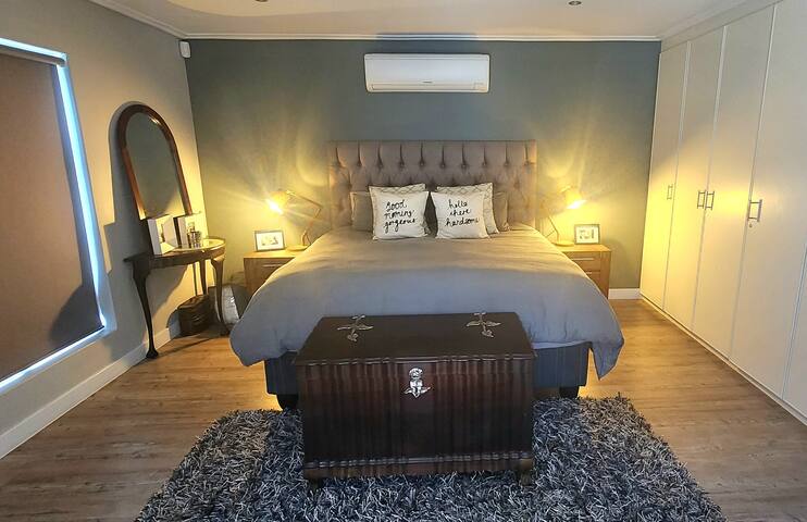 Comfortable home in the winelands gallery image 4