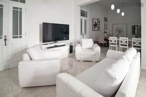 Casa Malecón, Luxury + WiFi.