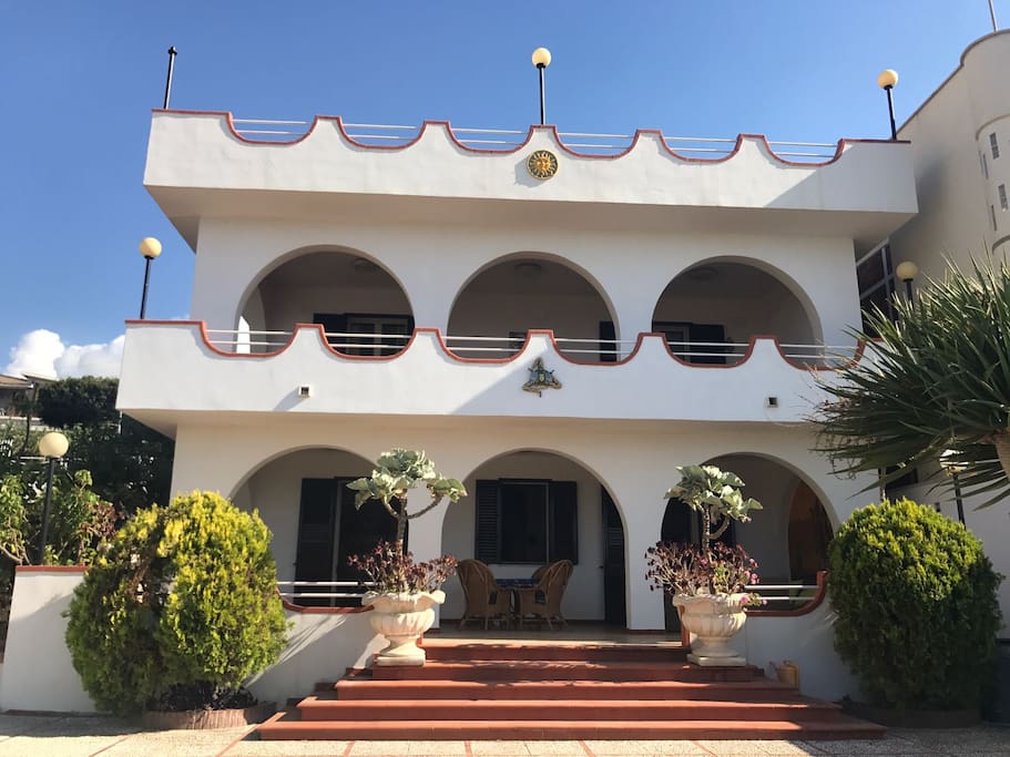 facciata esterna/external view from the house