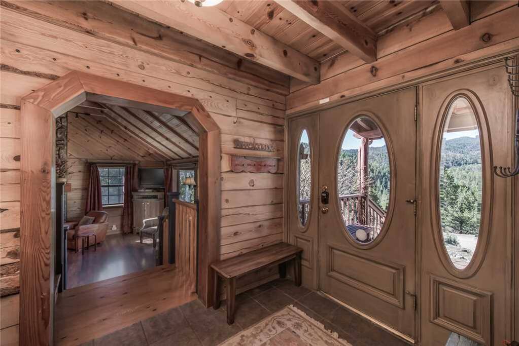 A Stately Entrance - From the moment you step inside, you will immediately feel all of the comforts of home!