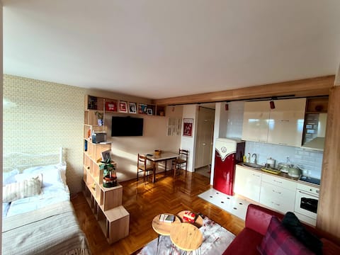 Lilly Dream Home APR Back to 60s and 70s Sarajevo