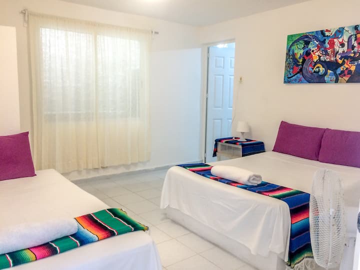 Chumba cha kulala cha 5 - 1 cha mtu mmoja, 1 cha watu wawili (chini) UFIKIAJI WA BAFU LA GHOROFA YA CHINI