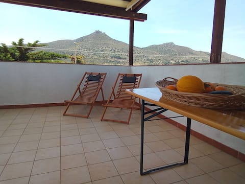 Top Airbnb: Delightful scenic penthouse a Favignana