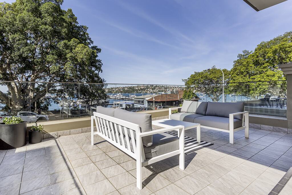 Rosé Bay Stunning Apartment Superb Harbour Views Apartments for Rent