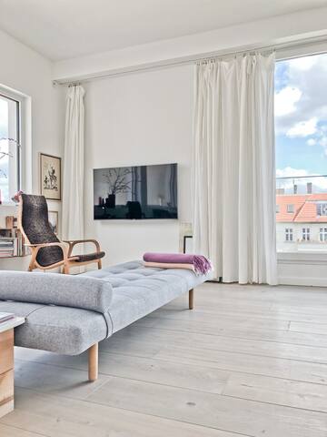 207 sqm artist penthouse gallery image 3