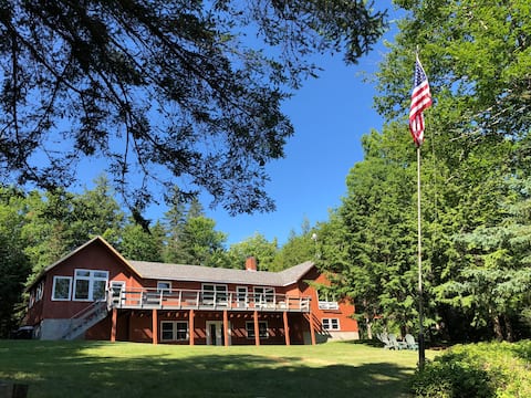 Gorgeous 4 Bedroom Lakefront Camp