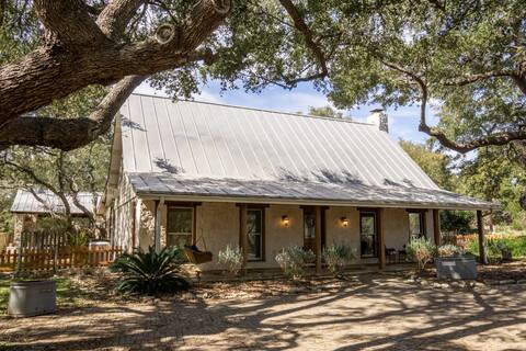 Rustic Country Acreage with Private Pool and Spa