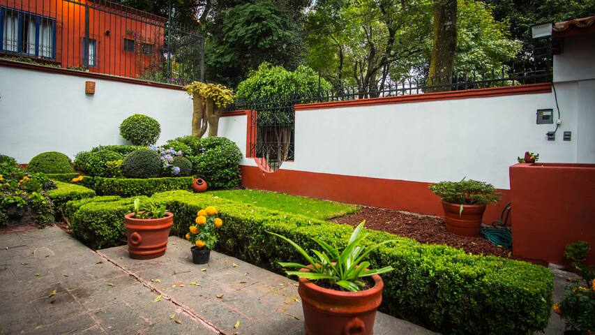 Casa Bola, nice house near Coyoacan. gallery image 5