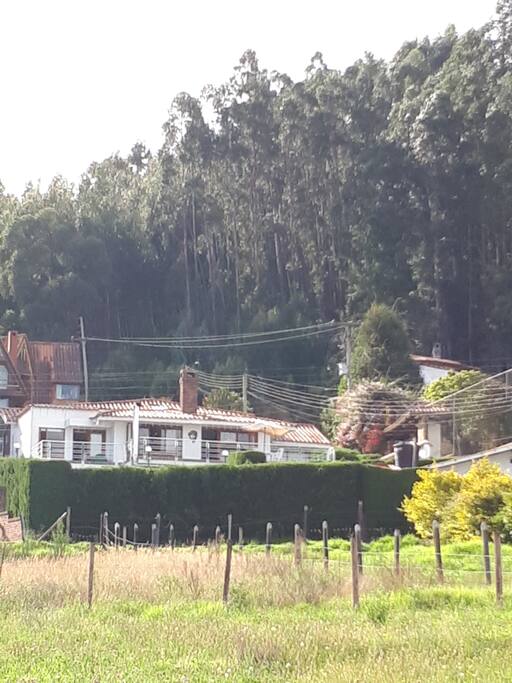 Hermosa casa campreste frente al Lago.
