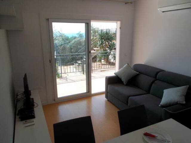 A 100 m de la playa, con terraza y kids friendly gallery image 3