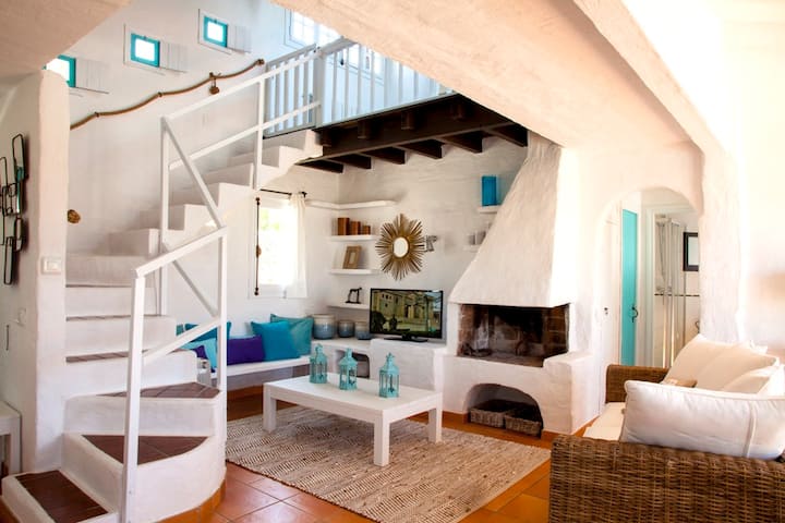 House in Menorca overlooking the sea (San Colomban)