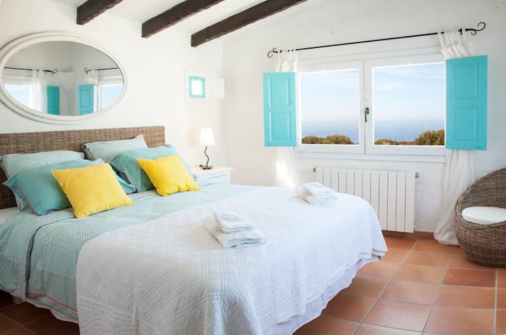 House in Menorca overlooking the sea (San Colomban)