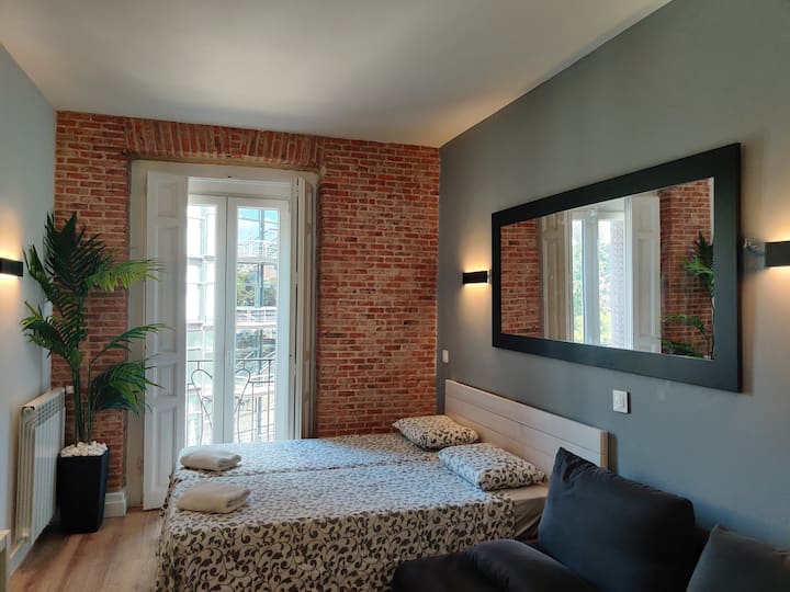 Top LocationBright WiFiA/C Flats for Rent in Madrid, Community of