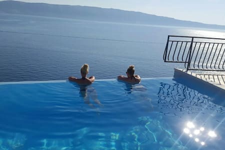 apartment with gallery on beach + swimming pool