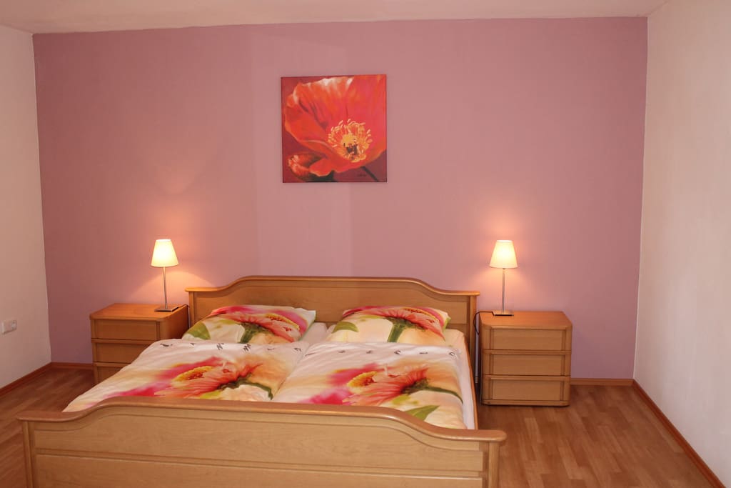 Großes Schlafzimmer