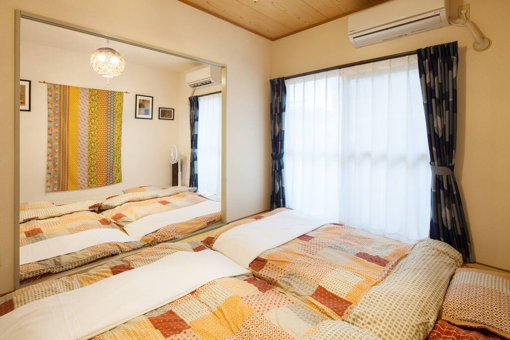 Japanese style room with 8 best futon mattress / Car Park is available for free