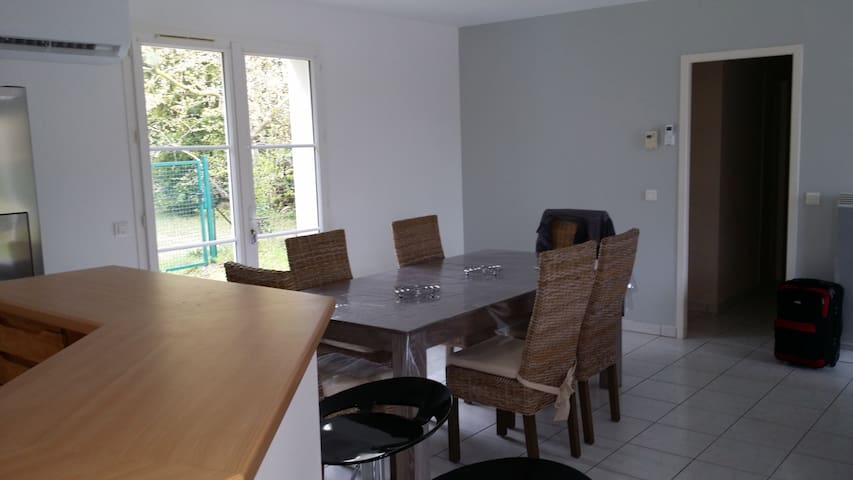 Entire home with 3 bedrooms in Saint pierre d'oléron - exposition terrasse plein sud