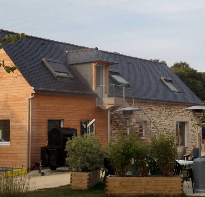 La chambre Nature & Découverte fait partie d'une longère récemment rénovée avec des produits naturels.