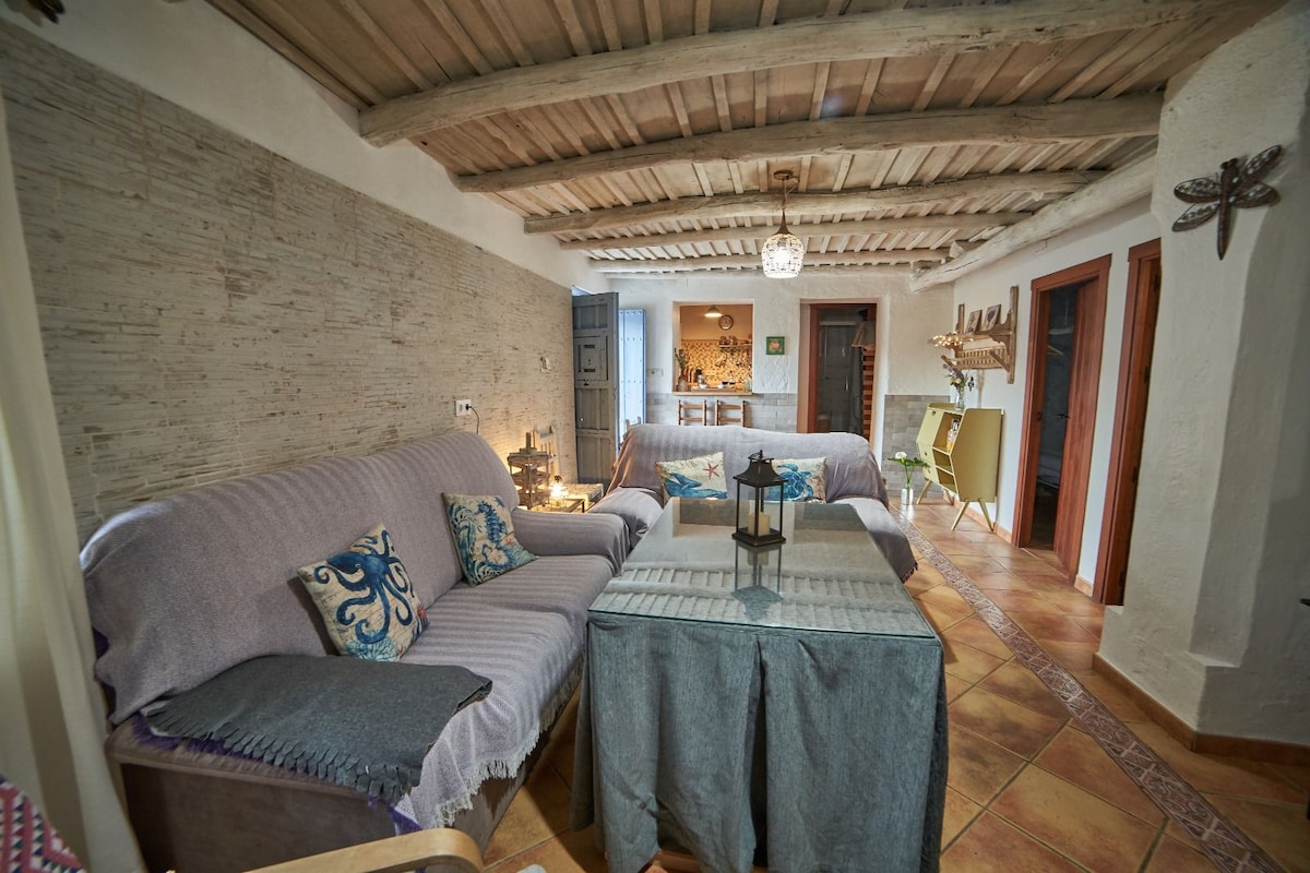 Propiedad de Airbnb exitosa: A pleasant country house with a barbecue "HUERTA EL CANO" en Aracena