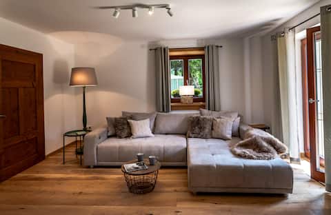 Erfolgreiche Airbnb-Immobilie: Schneehaus Lodge, designer ski chalet in Ehrwald. in Ehrwald