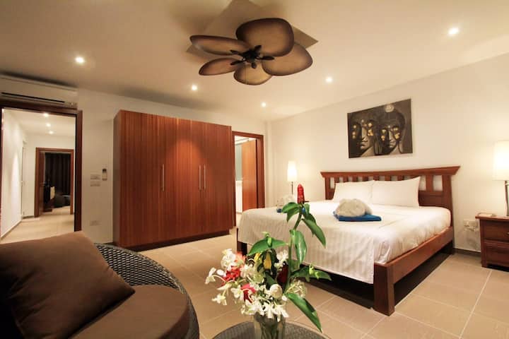 Deluxbedroom 1st. Piso de golf.