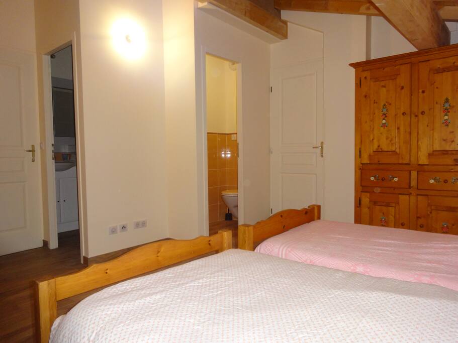 Combles, WC et SdB attenants à la chambre