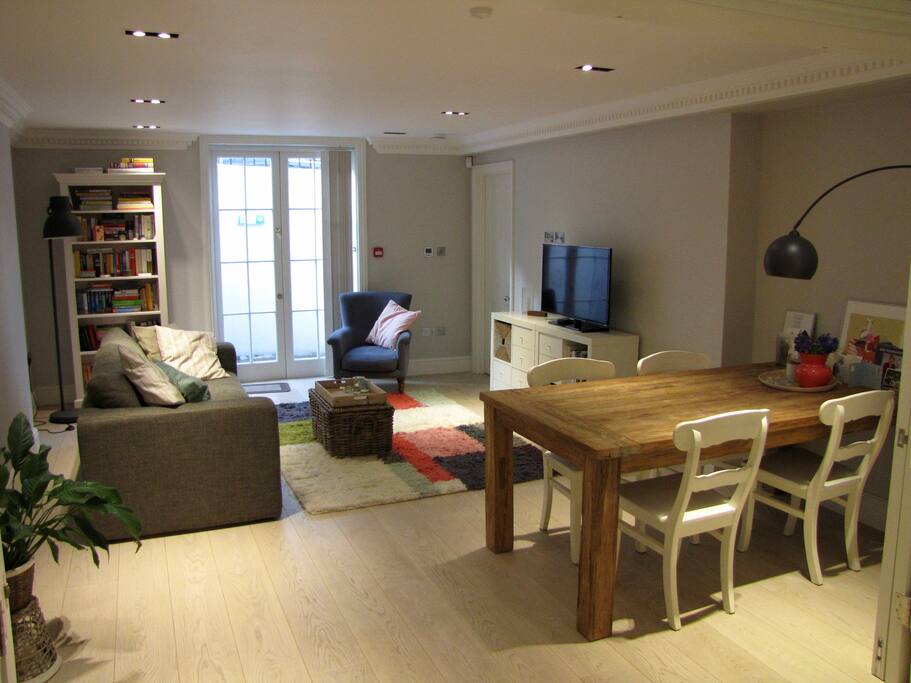 Spacious living room
