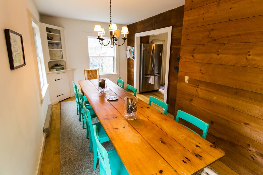 Dining Room - long table for convivial dinners