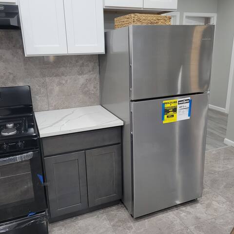 2. Renner 5 Bdrm & 2 Bthrm gallery image 3