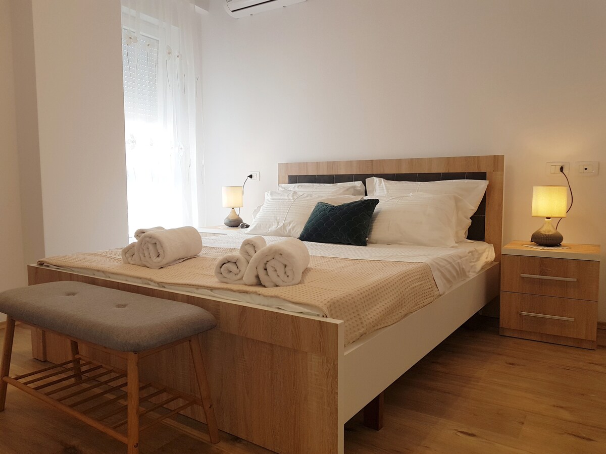 главната двокреветна соба.