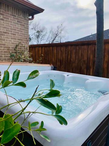 < XL Dallas Group Home, Grand Patio w/HotTub> gallery image 2