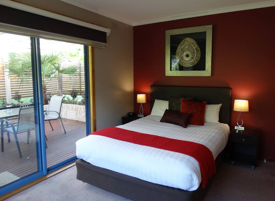 Rosemount Spa Cottage Main Bedroom