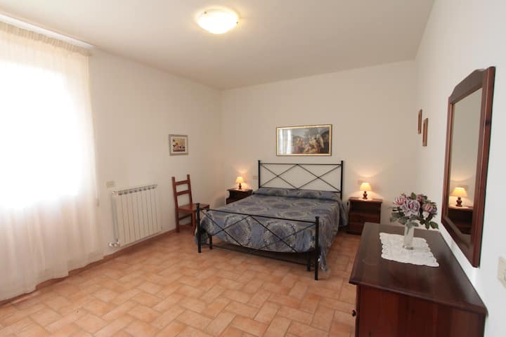 חדר השינה הראשון של מונטגונפוליי שלוש.