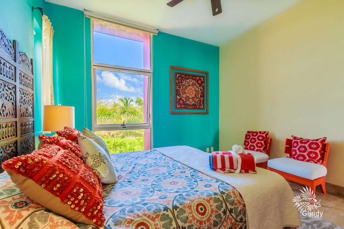客用臥室，面向加勒比海。
