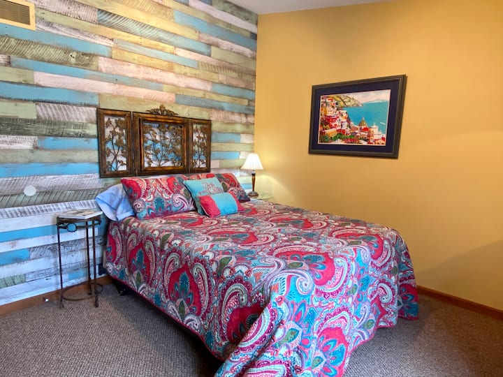 Ჩიტების ოთახი (ზედა დონის) შესანიშნავი მზის ამოსვლაა!